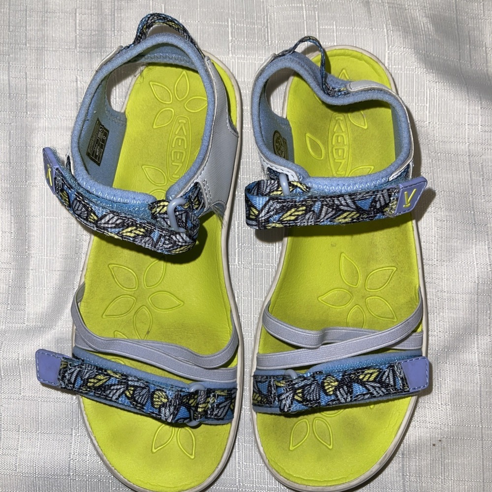 Keen Verano sandals Youth size 4 girls Hydrangea Evening Primrose Butterfly